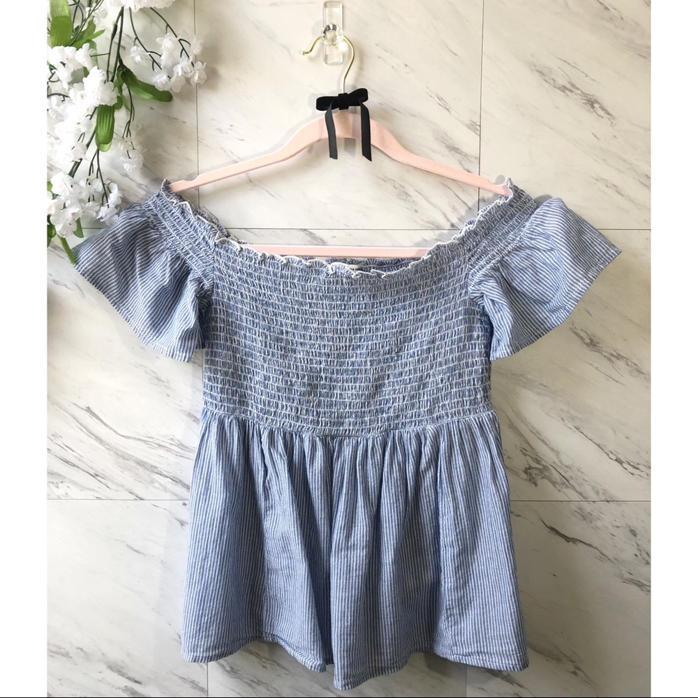 American Eagle Off The Shoulder Top Size S AEO